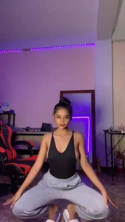 Morena, sideboob, and phatass combo