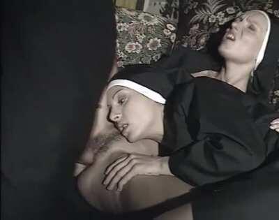 Retro nun threesome