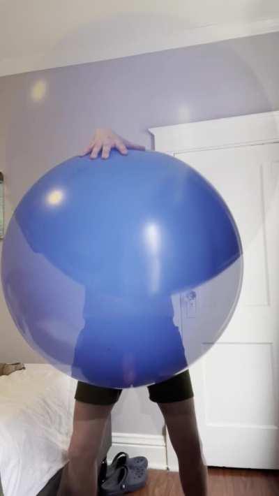 Never moaned this much before with a balloon; and almost came twice from all the fun! 😮