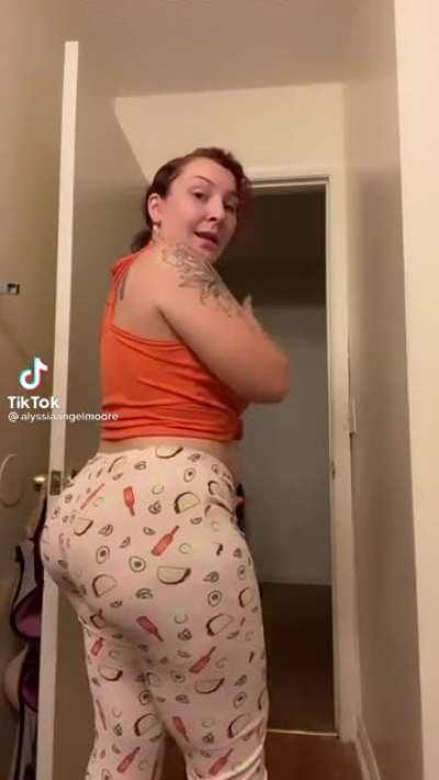 Soft & Jiggly No.487 😍🍑