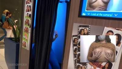 I had no idea that the photos were being played on the outside of the photo booth...