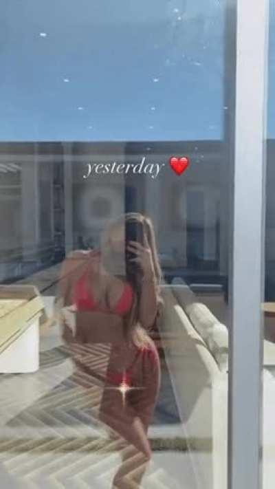 She looks so sexy in that bikini