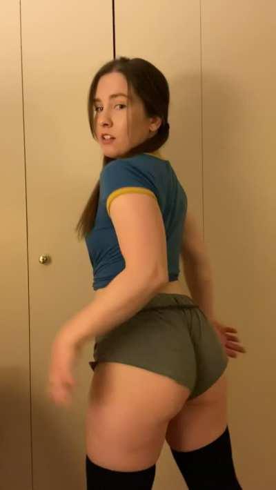 I’m trying to get your attention, is it working? 😋✨