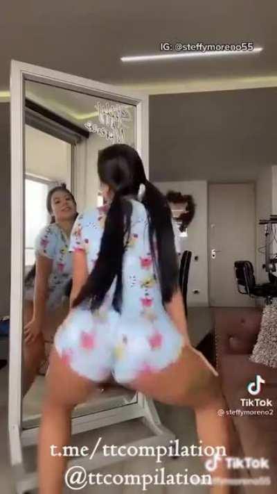 Chic Shaking🍑💦