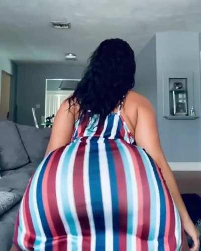 PAWG Striped Dress Twerk