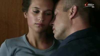 Alicia vikander getting groped is one of the hottest thing ever