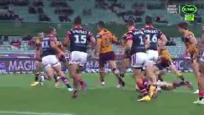 A classic David Fifita try