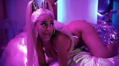 That ass shaking, I love it