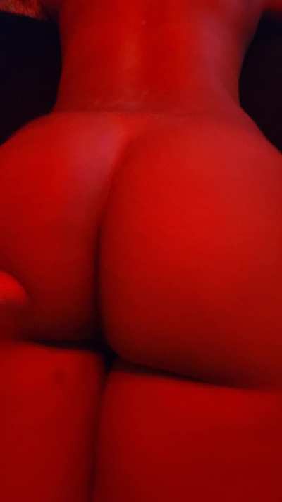 Who wanna have sum fun wit us..😝😈💦👀📲