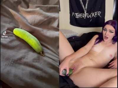 The tiktok vs the porn 🥒