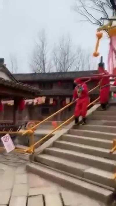 Gritos perfeitamente cortados