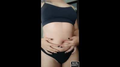 Navel Addict 39: Navel Finger