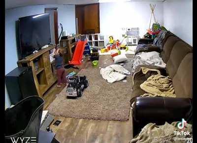 Tryna join the hockey game on TV