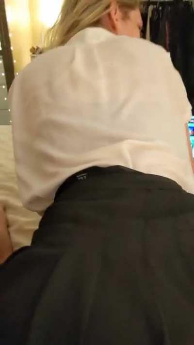 fucked her while she played games