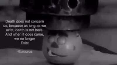 señoras y señores, lloremos en respeto al fallecido