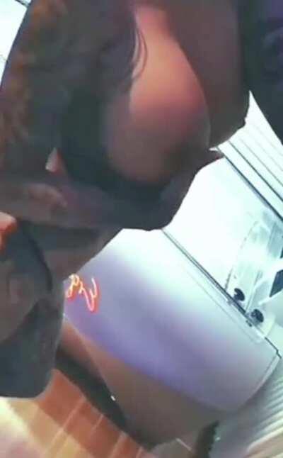 Leider nur screenrecord... hat das jemand gedownloadet?