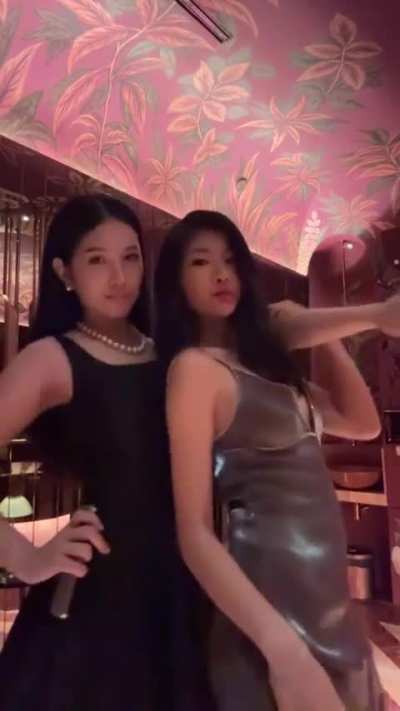 Para sa mga naghahanap, Ito yon. Sino gusto pics niya nung live niya kagabi? Sexy niya don