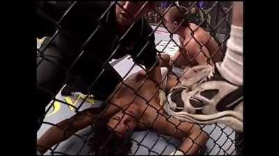 Matt Hughes gets choked out and knocks out Carlos Newton with a slam