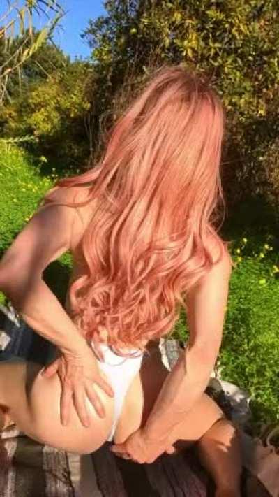 Lets me sit on your face