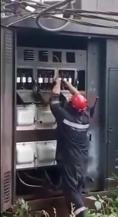 Fixing electrical stuff