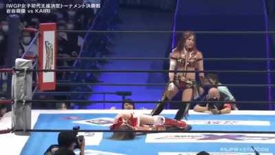 NJPW/STARDOM HISTORIC X-OVER 2022 - IWGP Women's Championship - Mayu Iwatani vs KAIRI