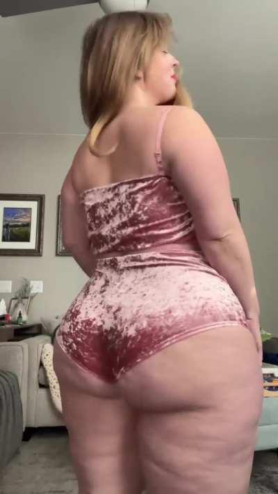 PAWG Milf