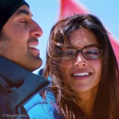 A fan account on Twitter created RKDP versions of Rasiya and Kesariya! I think it speaks well about the chemistry debate. IMO, it's all in Deepika's eyes and how she looks at RK that makes it work lol.