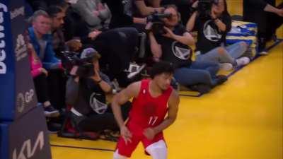 [Highlight] Sharpe makes it look easy as he catches the miss with one hand and slams it