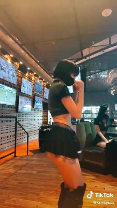 Goth hooters, goth hooters, GOTH HOOTERS