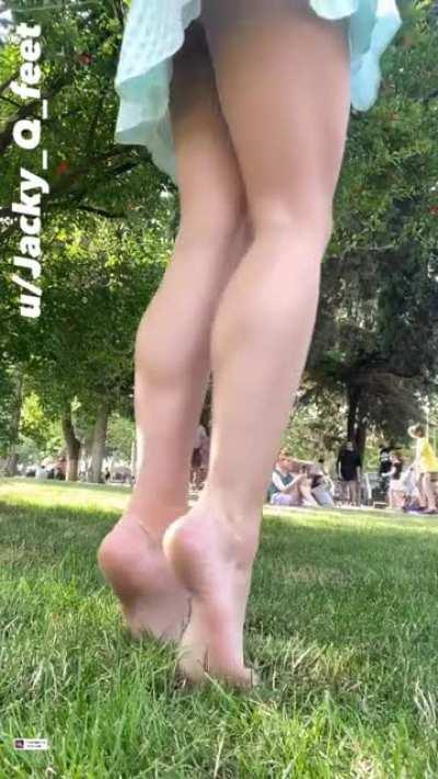 A little dirty soles? It's okay, you're going to help me, right?