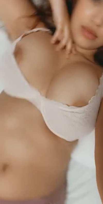 Sexy Indian shows off her tits