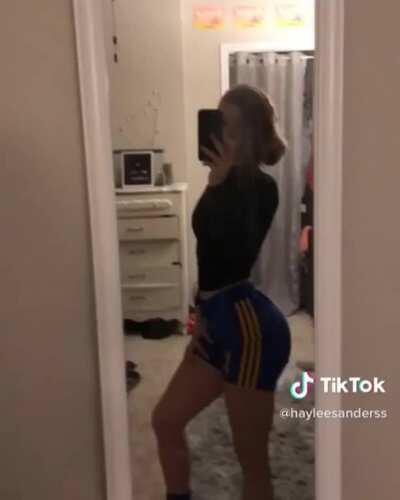 ahaha i got a big booty