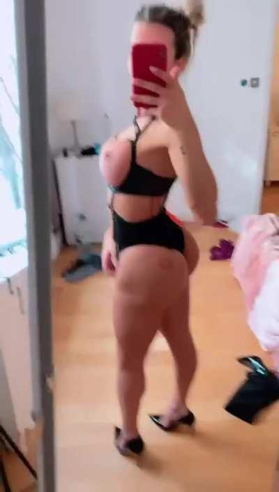 Just got home after buying a bunch of new sexy clothing, vinyl, latex and sexy costumes. Can't wait for you all to see it. Of course my fans on Onlyfans.com/babimunizts get to see it first, and full videos ;)