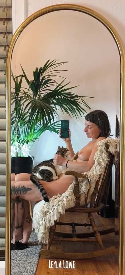 His name is Chips and he is a little bit obsessed with me 😻