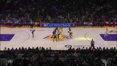 [Highlight] LeBron James decides not to jump in the opening tip off against Damian Jones