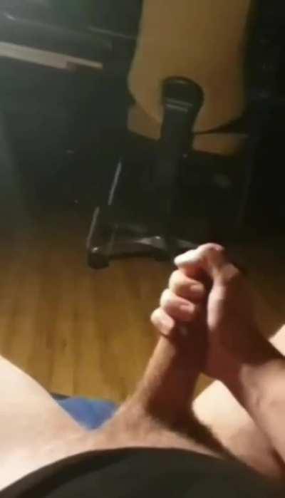 I tend to cum a lot. Messages welcome!