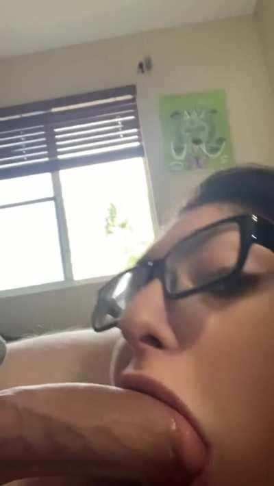 Gets his dick sucked during class