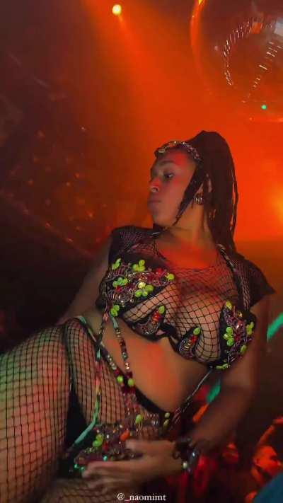 A whole mood full of badness (@_naomimt)