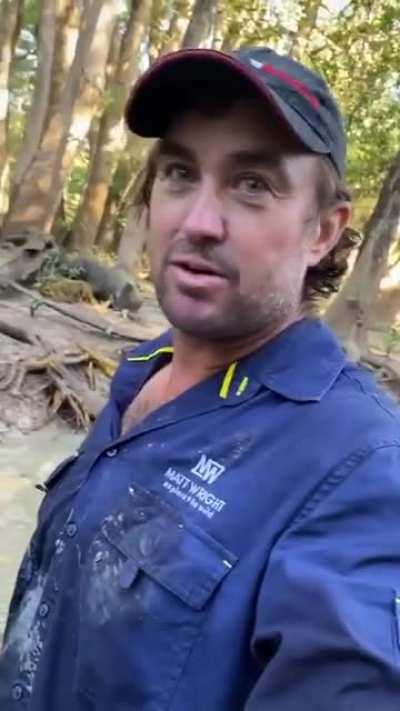 Oh just a lil friend who wants to visit us.