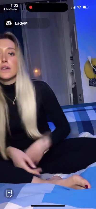 Perfect blonde showing a bit of toes n soles