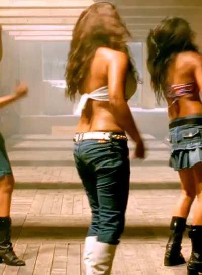 Her irresistible hips 🥵