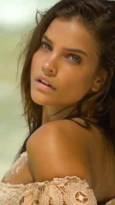 Barbara Palvin - Sports Illustrated Swimsuit 2017 - Intimates Vertical Edit