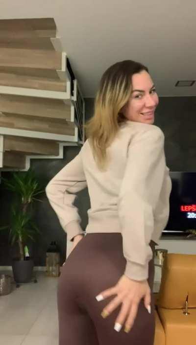 I want to fuck every guy who likes my photo