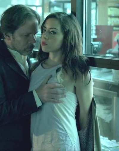 Aubrey Plaza - Playing with the plot in 'Ned Rifle'