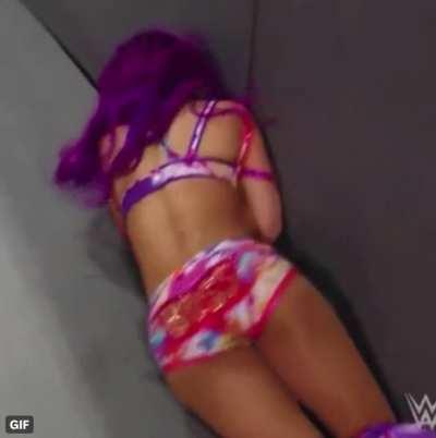 sasha banks pinned to the corner
