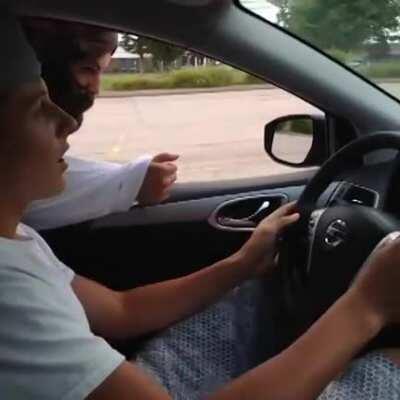 Viva Cristo Rey (no sé si la música tiene copy, es que no controlo)