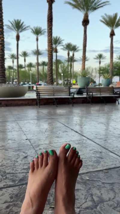 Loving the green tones. 