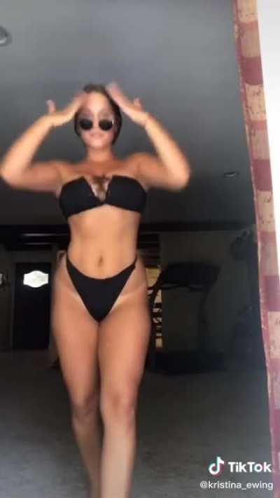 She should wear more of those!