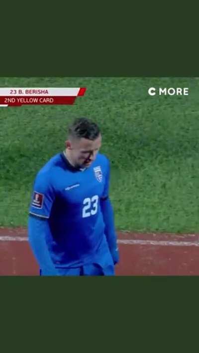 Lindelöf and Lustig waves off Kosovo player after getting red card (Kosovo v Sweden)