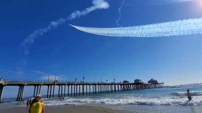 Beautiful day in Huntington Beach SurfCity for the Pacific Air Show